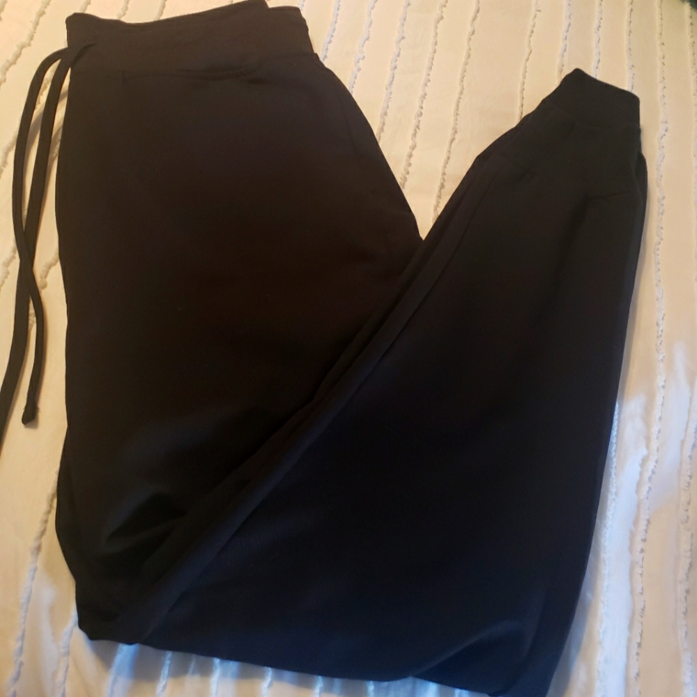 Mandala Scrubs black jogger scrub pants, M